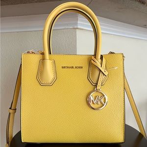 *SALE* NWT💛Michael Kors Mercer MD Messenger